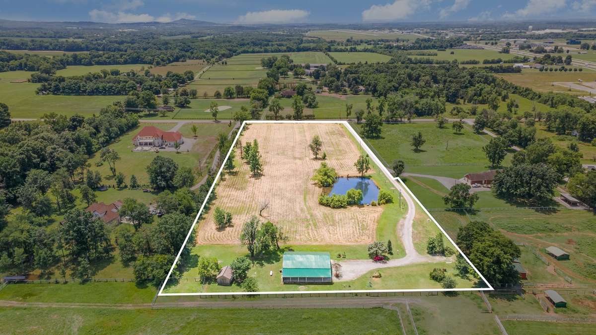 129 Highway 82 East, Bell Buckle, TN 37020