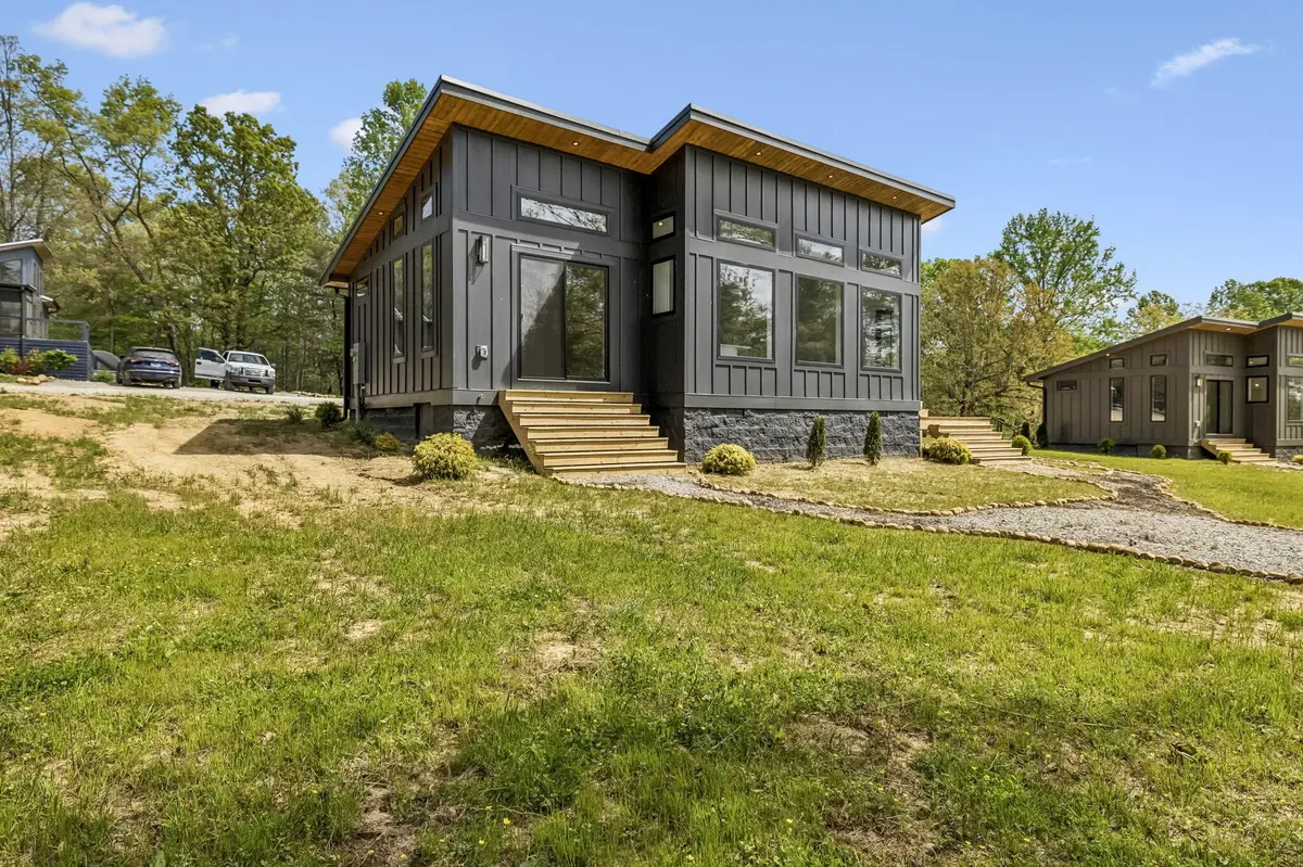 33 Dwellings Drive, Tracy City, TN 37387