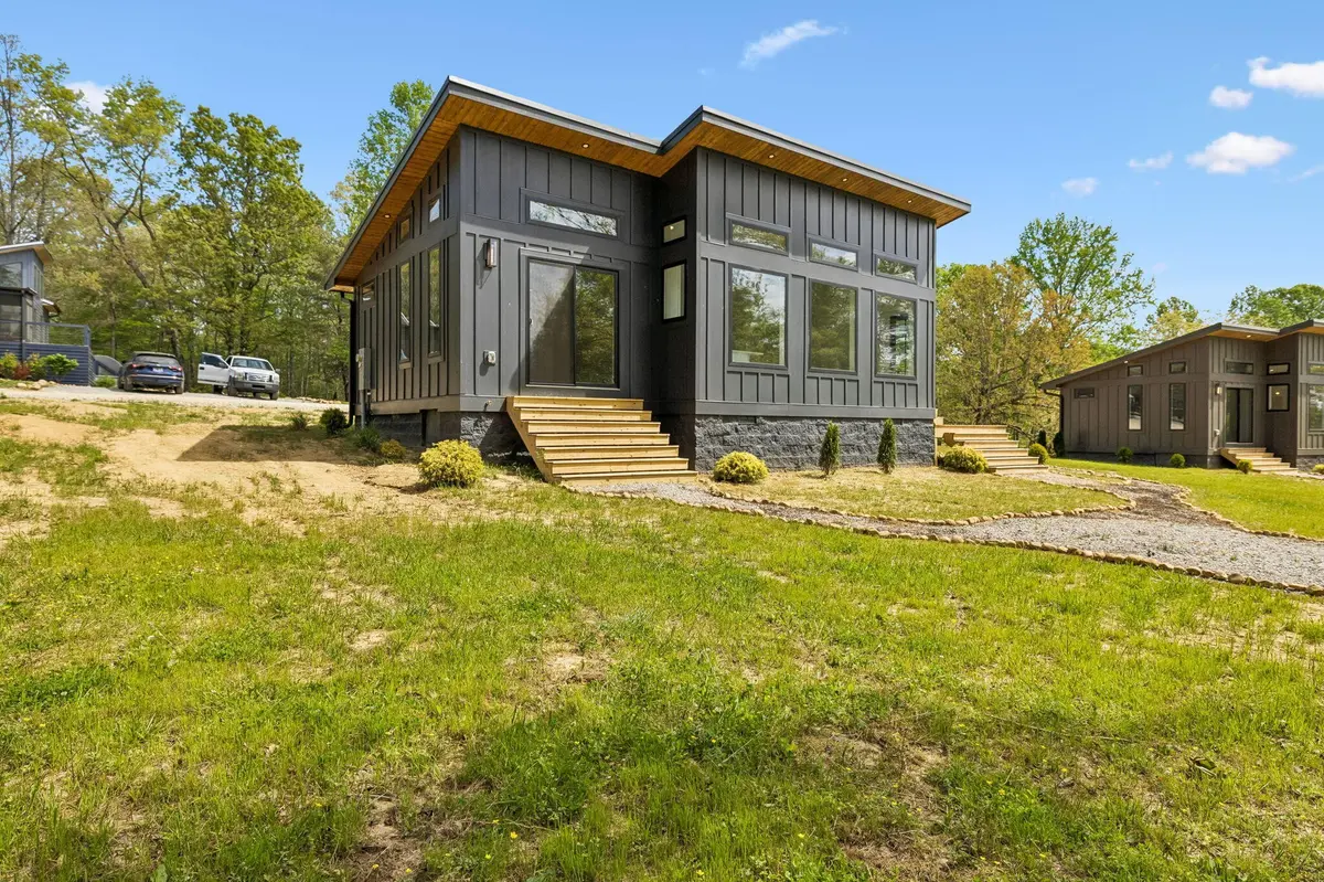 51 Dwellings Drive, Tracy City, TN 37387