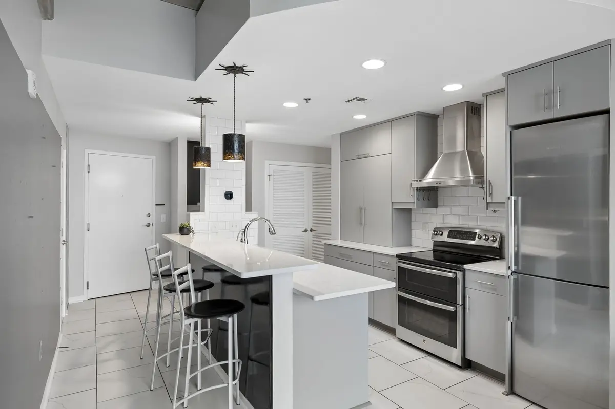 415 Church St #2413, Nashville, TN 37219