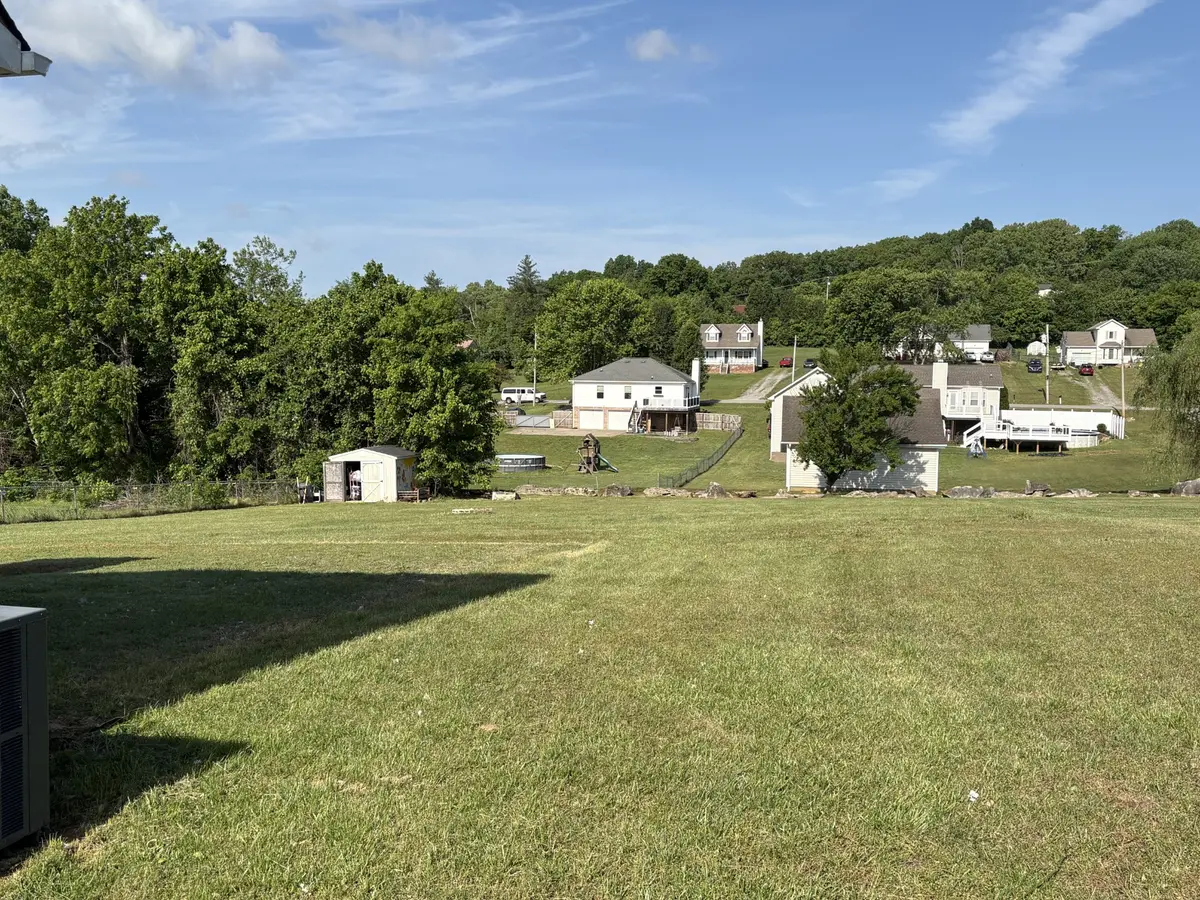 2665 Cummings Cir, Clarksville, TN 37042