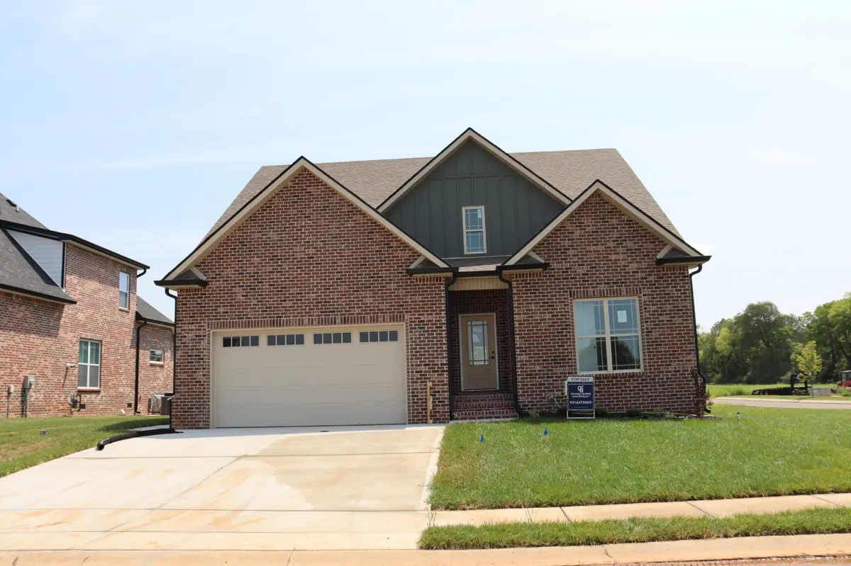 201 Harvest Moon Dr, Clarksville, TN 37043