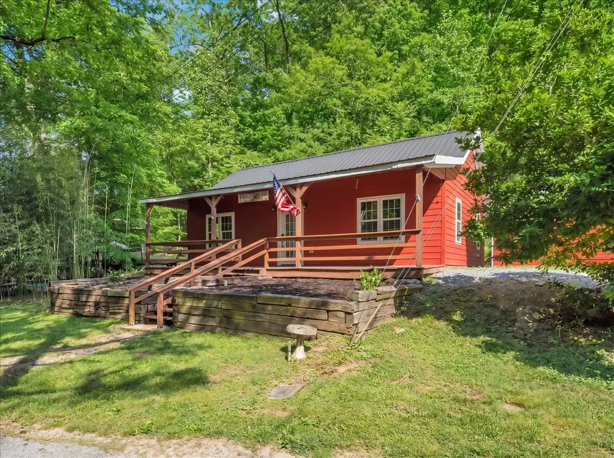 341 Cooper Ln, Smithville, TN 37166