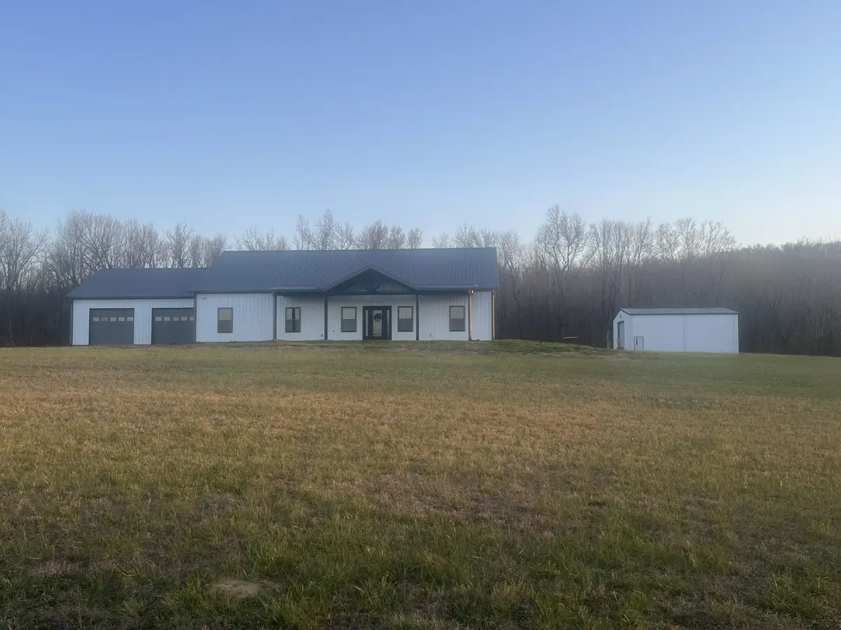 926 Half Acre Rd, Smithville, TN 37166