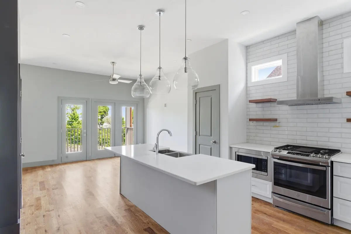 1825 3rd Ave #N, Nashville, TN 37208