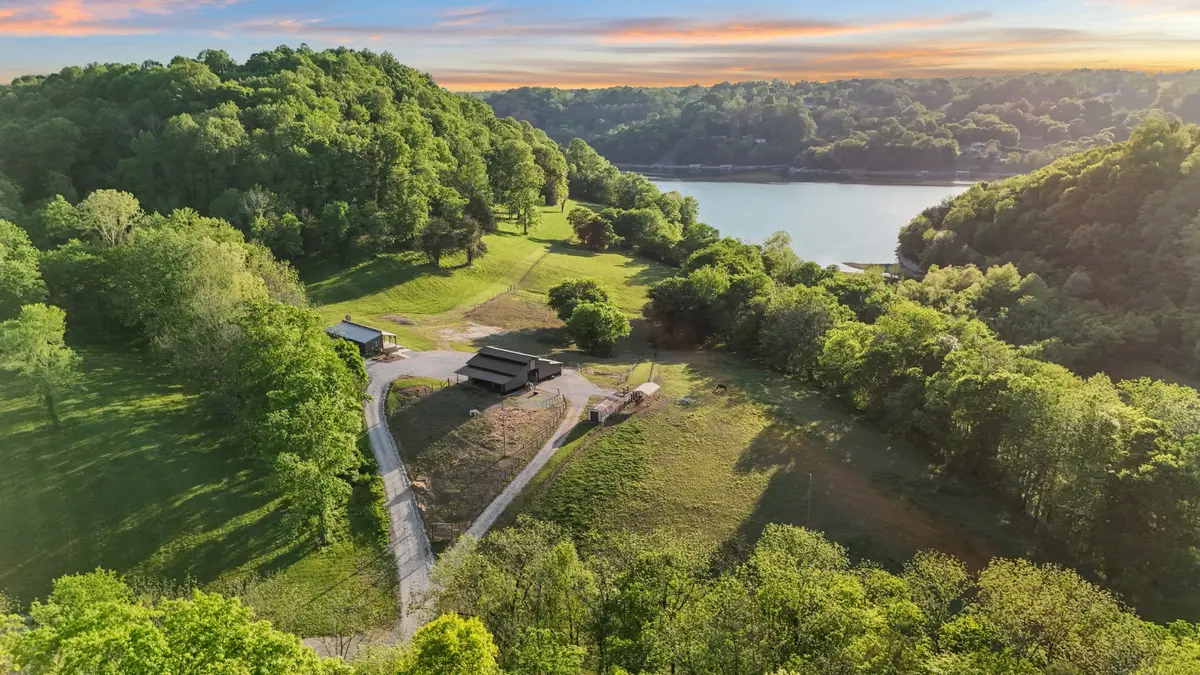 138 Cross Creek Dr, Manchester, TN 37355