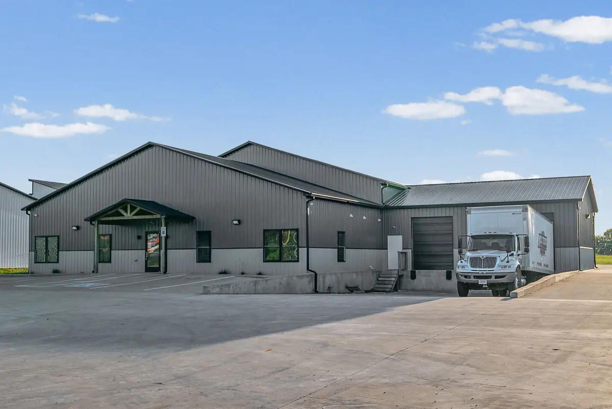 1040 Smokestack Dr, Clarksville, TN 37040