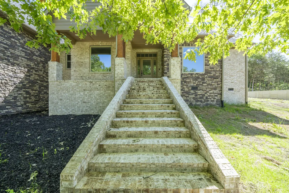 621 Bradley Ln, Bath Springs, TN 38311