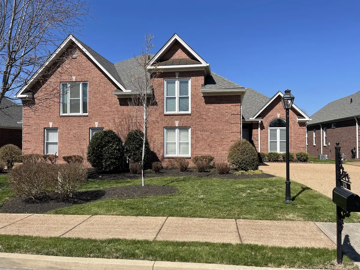 215 Stoners Glen Ct, Hermitage, TN 37076