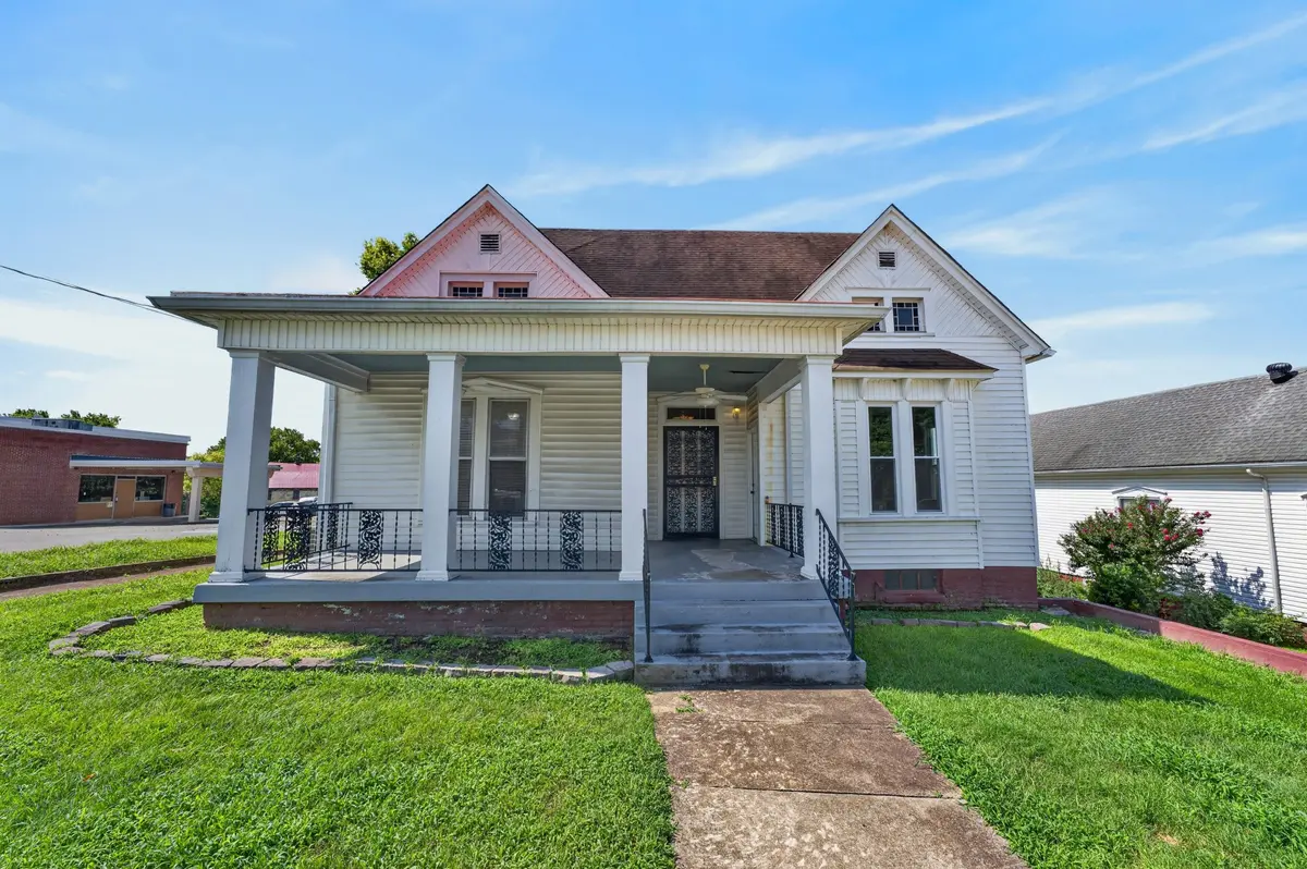 222 Union St #A, Clarksville, TN 37040