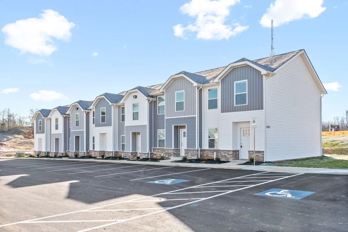 919 Martin St #E7, Clarksville, TN 37040