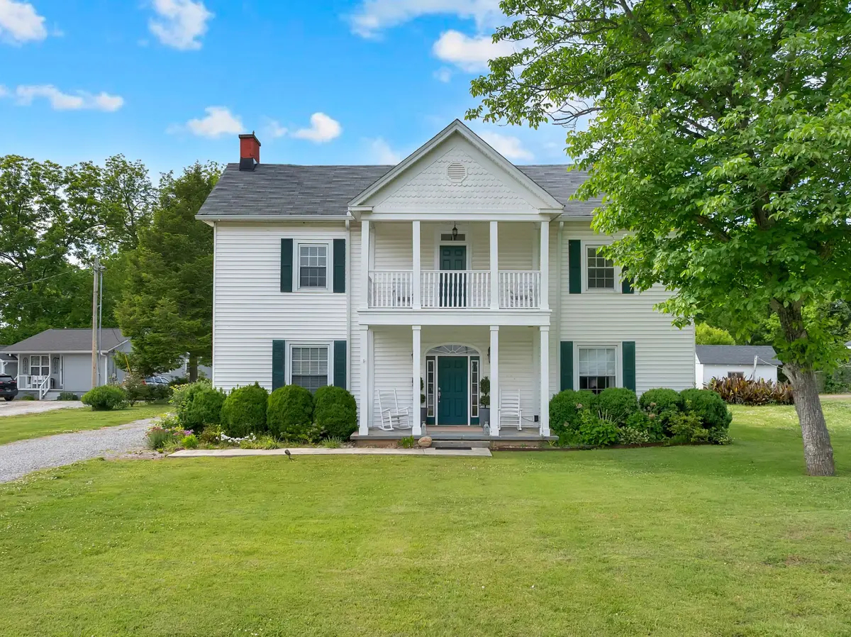 314 4th Ave #NW, Winchester, TN 37398