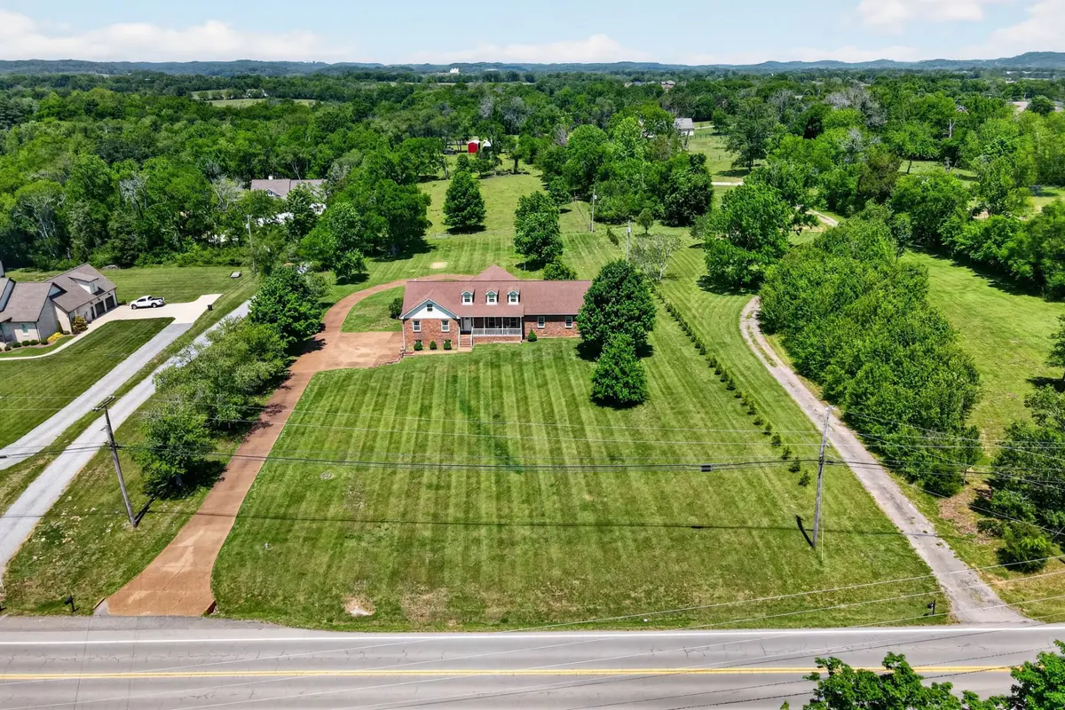 1174 Highway 25, Gallatin, TN 37066
