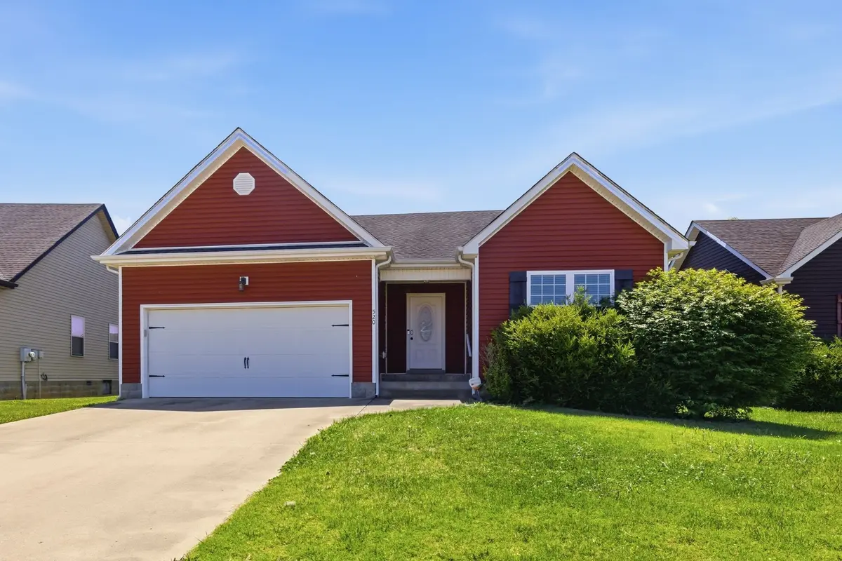 520 Falkland Cir, Clarksville, TN 37042