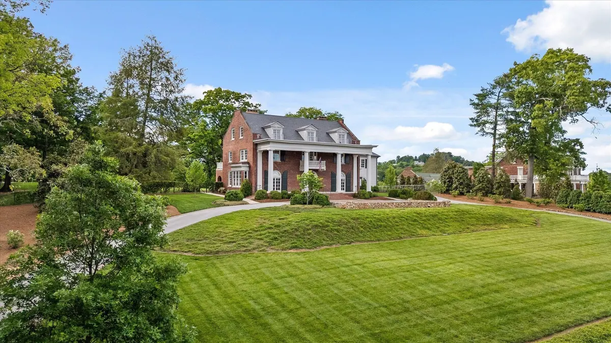 1636 Hillcrest Road, Chattanooga, TN 37405