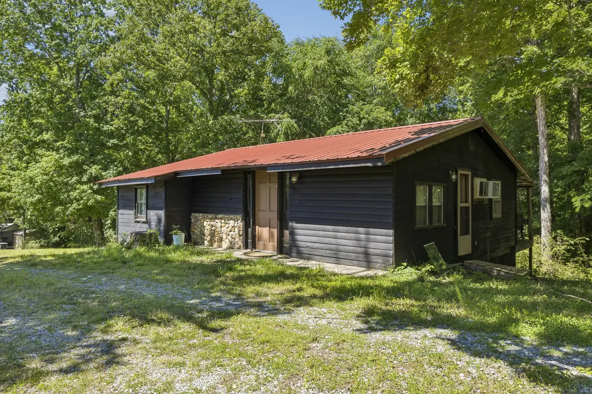 710 Shine Ln, Cadiz, KY 42211