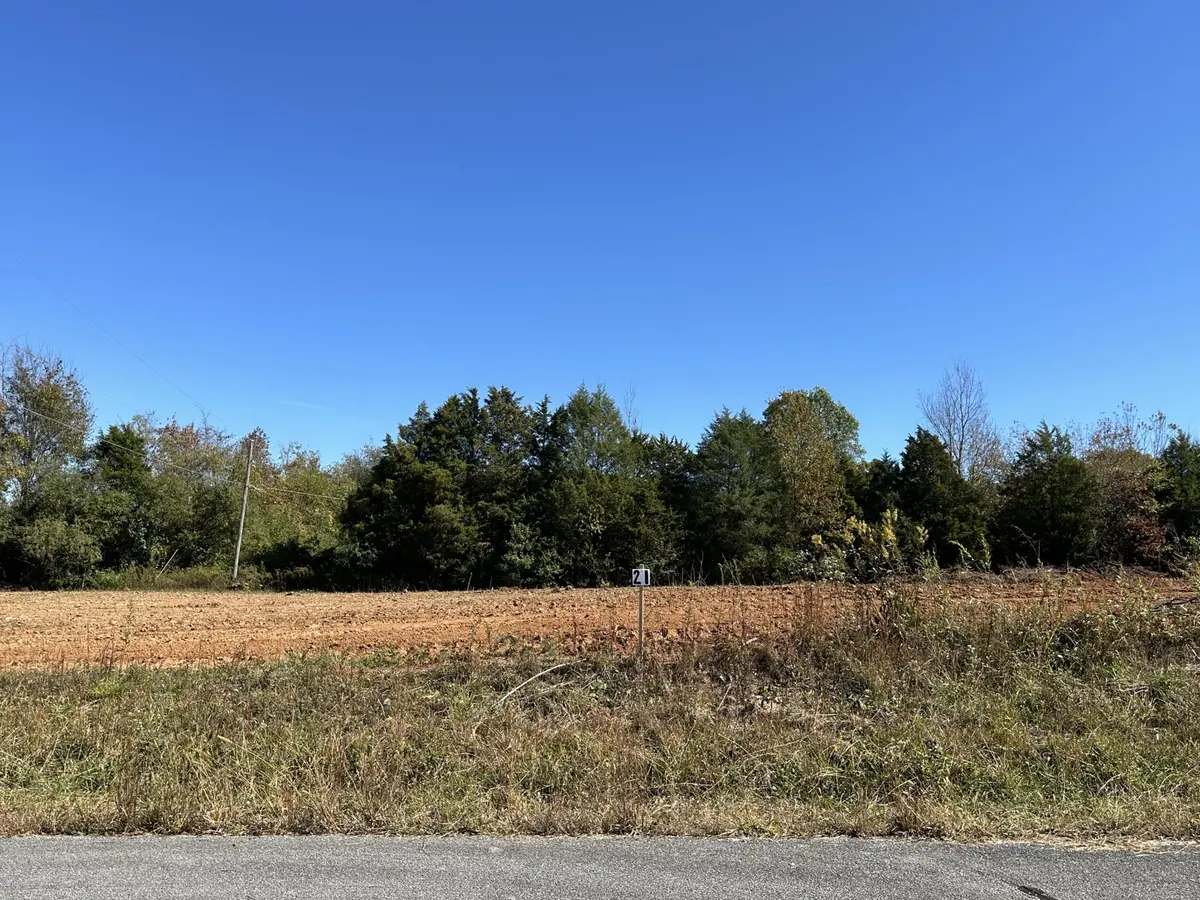 21 County Road 537, Etowah, TN 37331