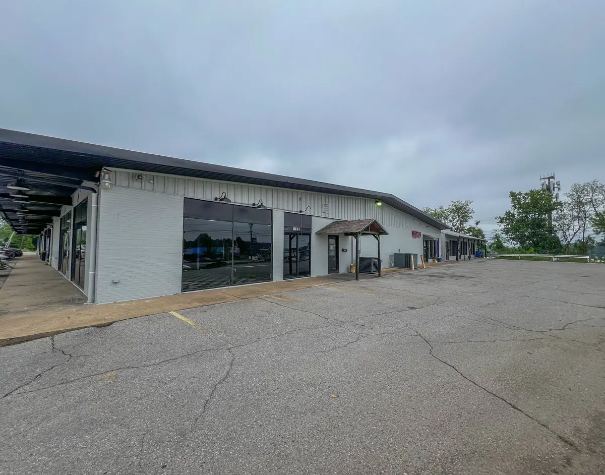 1191 Fort Campbell Blvd, Clarksville, TN 37042