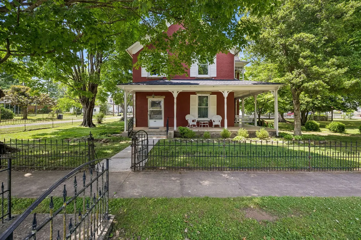 103 Cowan St #W, Cowan, TN 37318