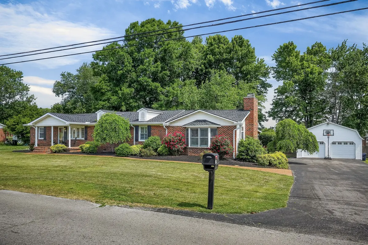 708 Dry Creek Rd, Smithville, TN 37166