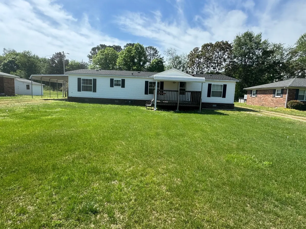 187 Dyke St #E, Big Sandy, TN 38221