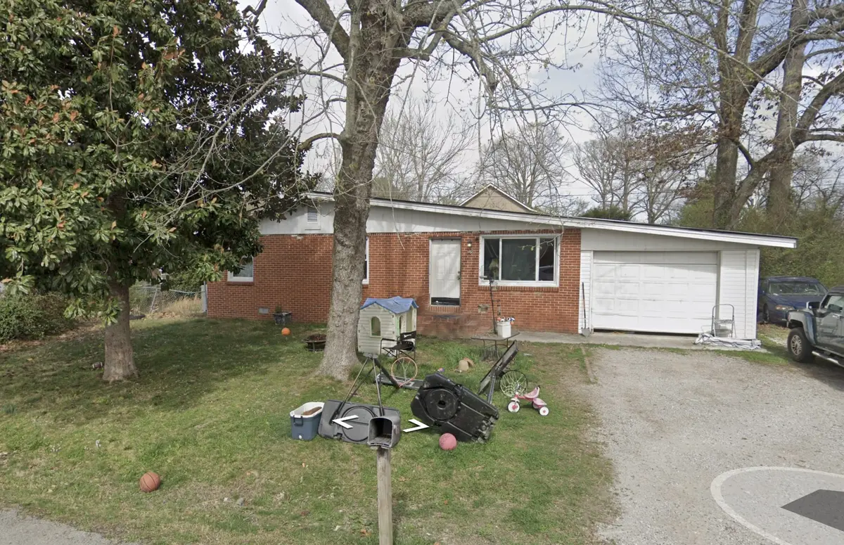 1510 Rogers Cir, Manchester, TN 37355