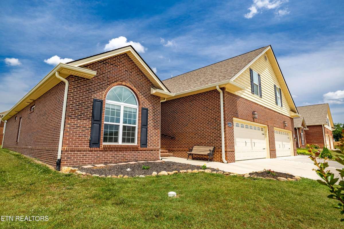 601 Mountain View Villas Way, Seymour, TN 37865