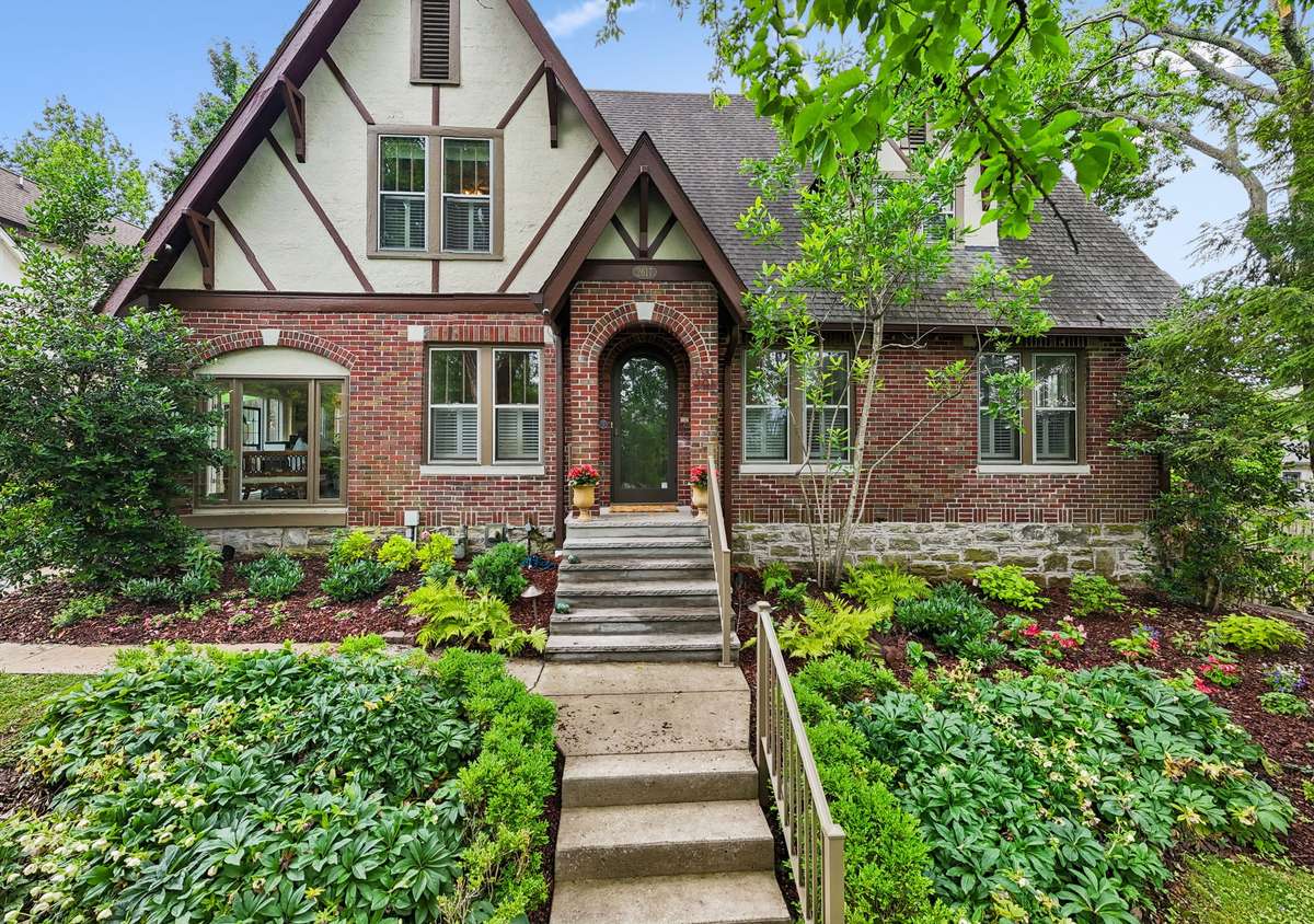 2617 Barton, Nashville, TN 37212