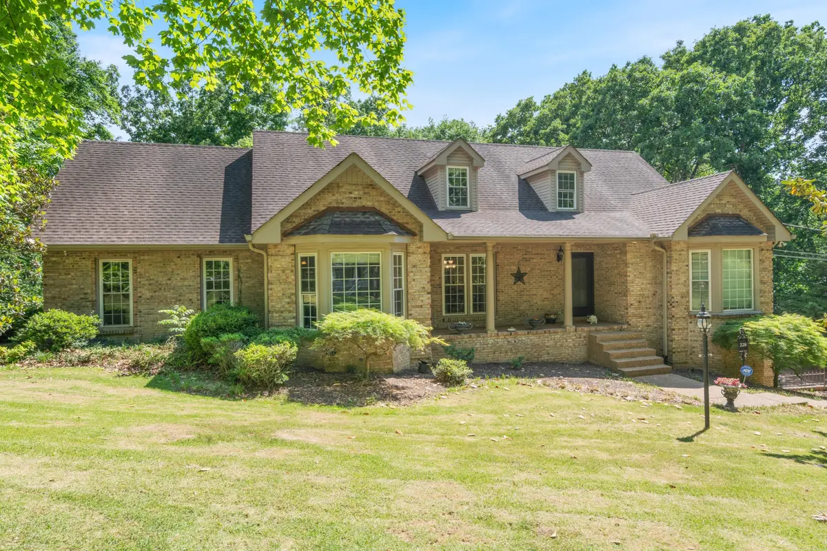 228 Druid Hills Dr, Dickson, TN 37055
