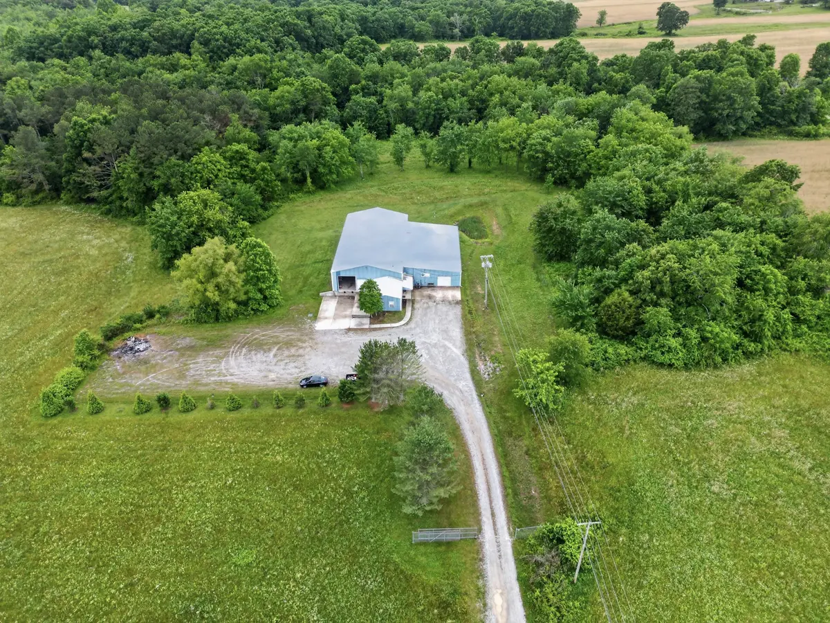 169 Greystone Dr, Crossville, TN 38571
