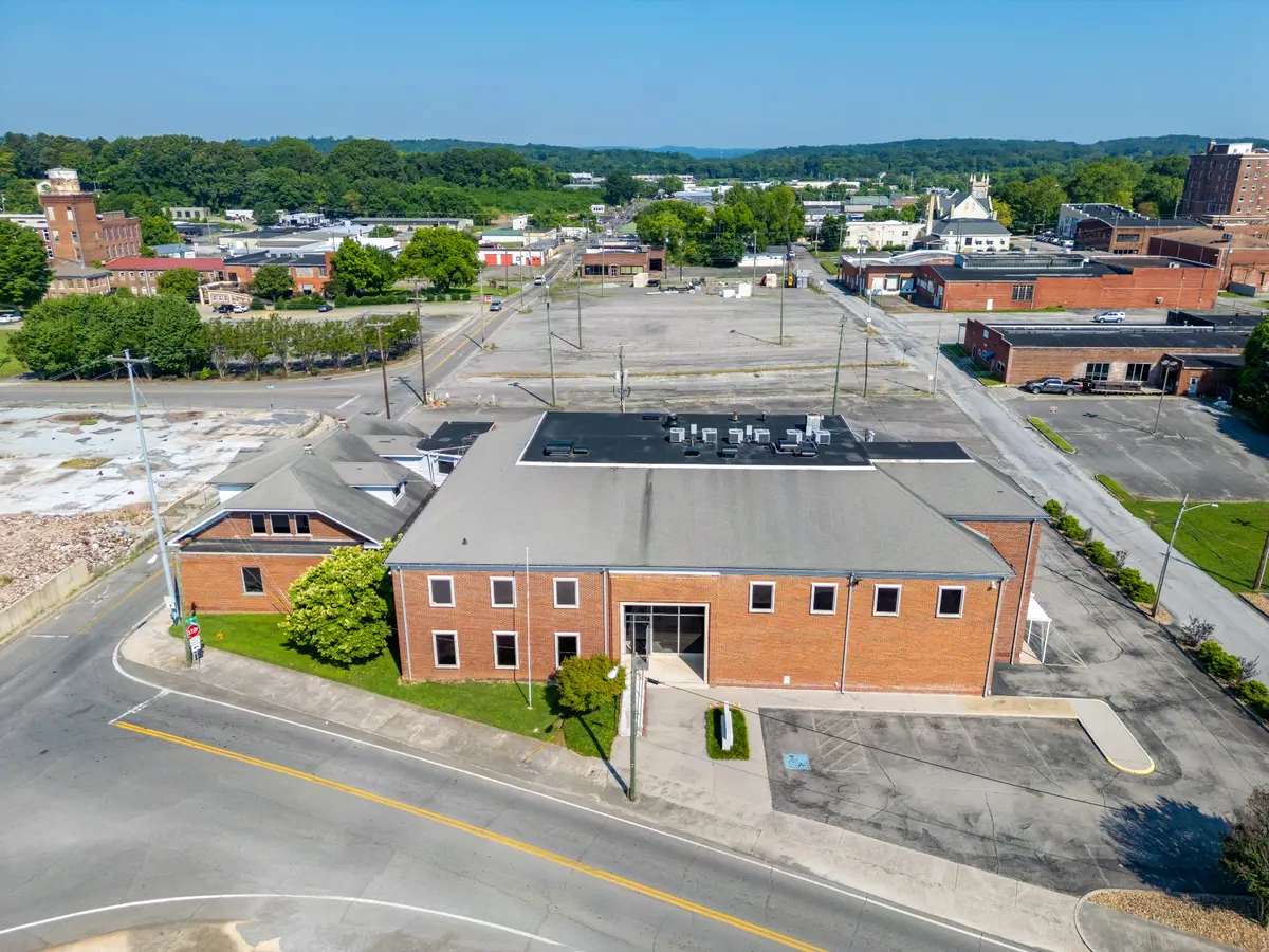 240 Edwards St #SE, Cleveland, TN 37311