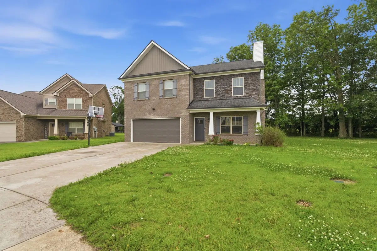 625 Eagleview Dr, Eagleville, TN 37060