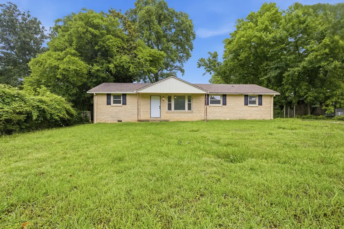 13 Charlemagne Blvd, Clarksville, TN 37042