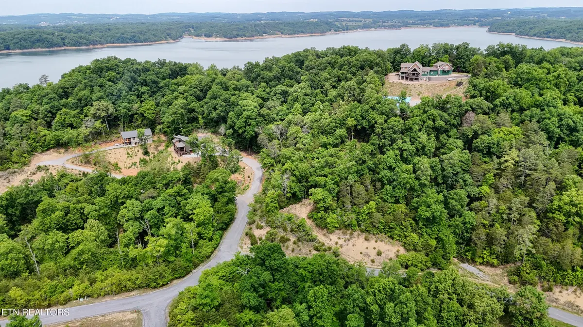 79 Stone Bridge Drive, Dandridge, TN 37725