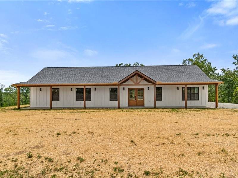 1461 Little Swan Creek, Hohenwald, TN 38462