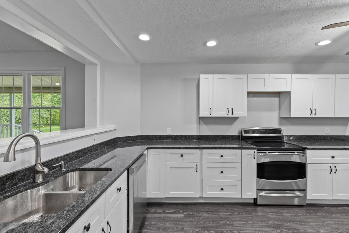 340 Brinkley Ln, White House, TN 37188
