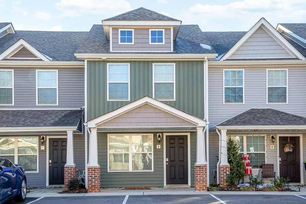 955 Big Sky Dr #Q, Clarksville, TN 37040