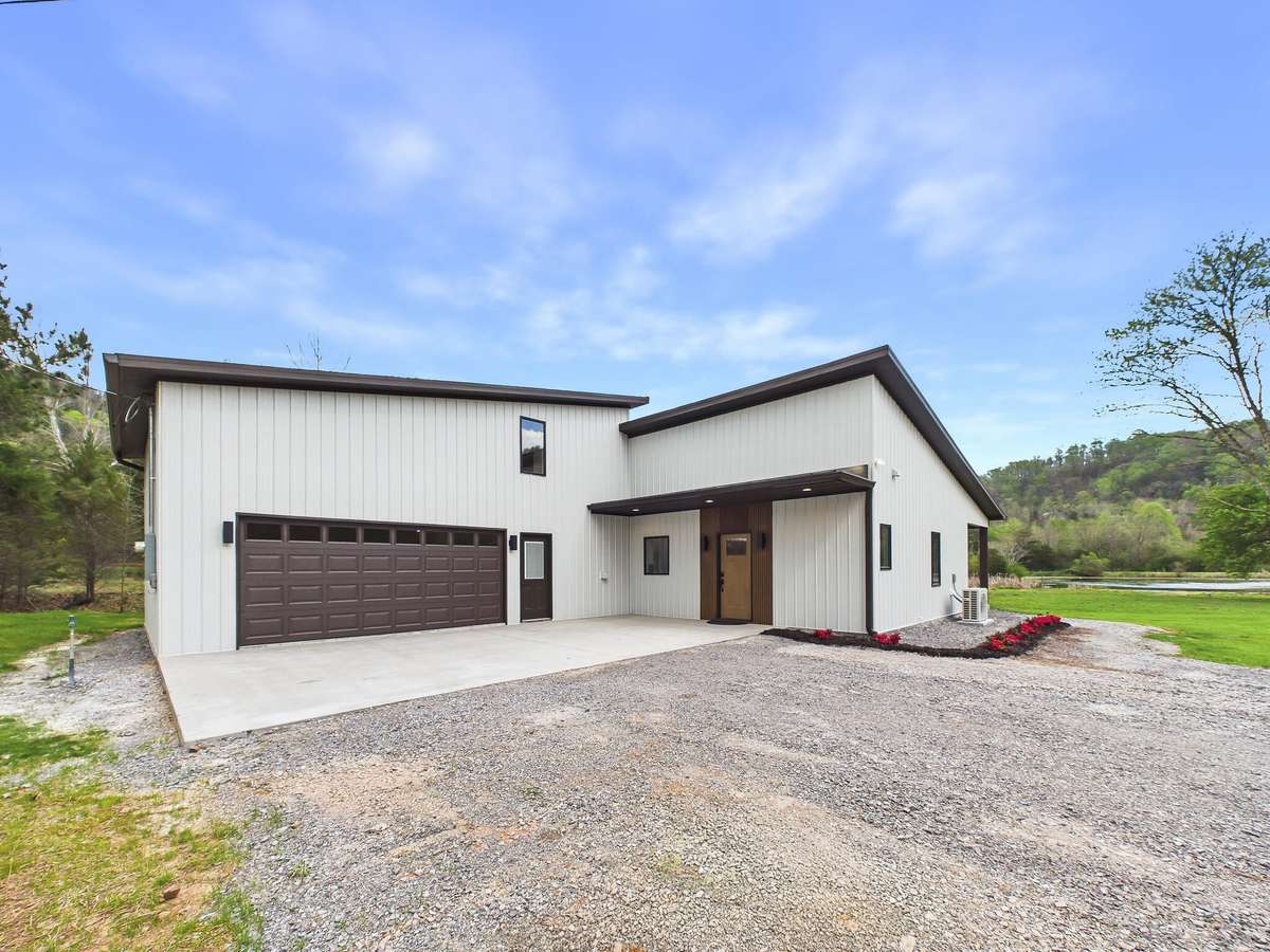1483 Reagan Valley Road, Tellico Plains, TN 37385