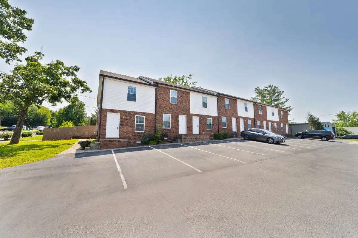 1650 Baltimore Dr #8, Clarksville, TN 37043