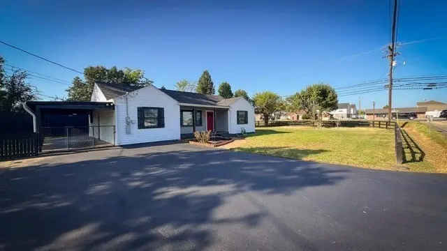 102 Elmwood Dr, Lebanon, TN 37087