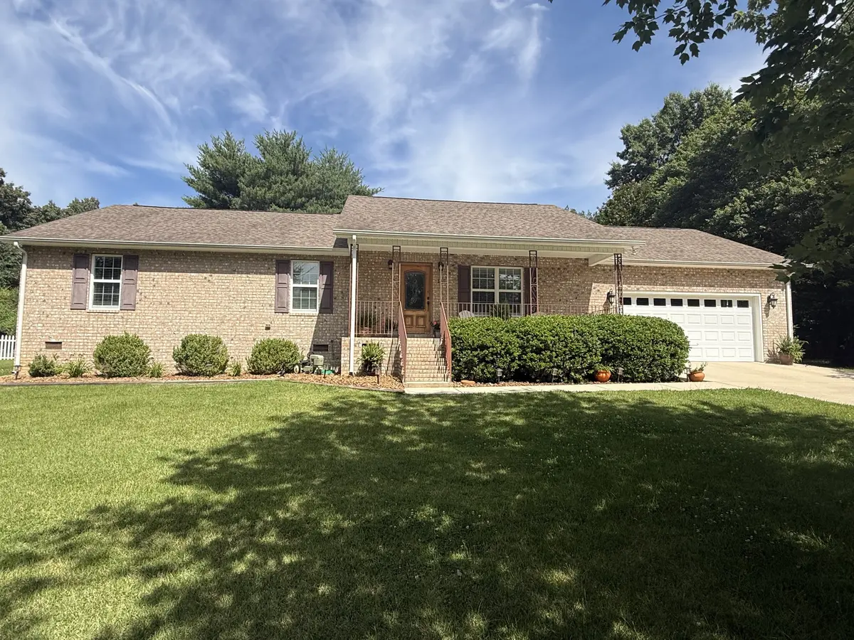 145 Murray Lake Dr, Winchester, TN 37398