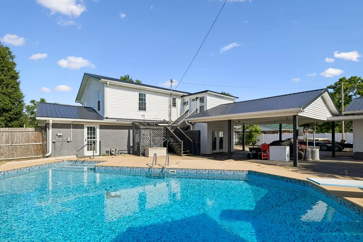 312 Hinson St, Hohenwald, TN 38462