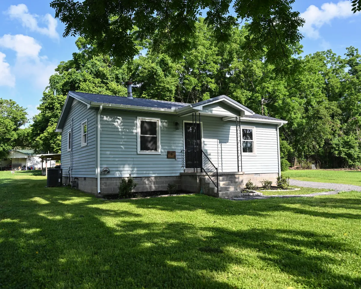 808 S Franklin St, Tullahoma, TN 37388