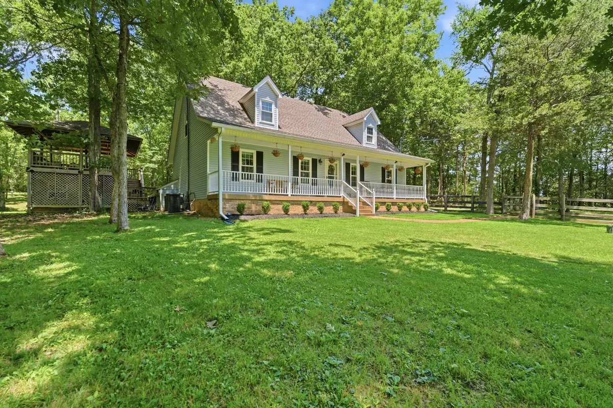 4860 Pyles Rd, Chapel Hill, TN 37034