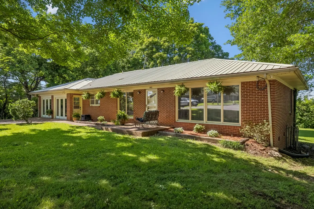 1082 Rolling Fields Cir, Columbia, TN 38401