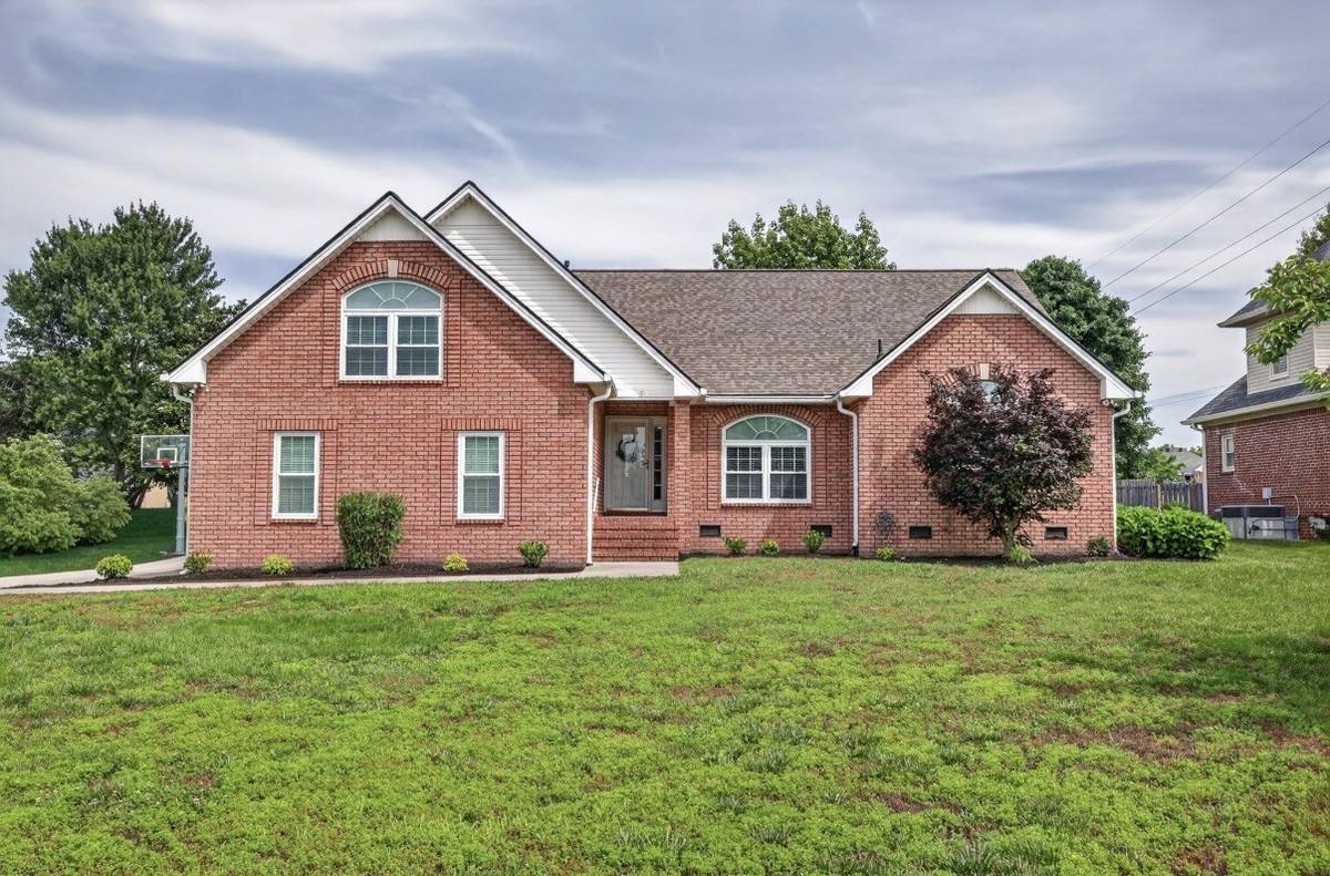 518 Redstone Dr, Gallatin, TN 37066