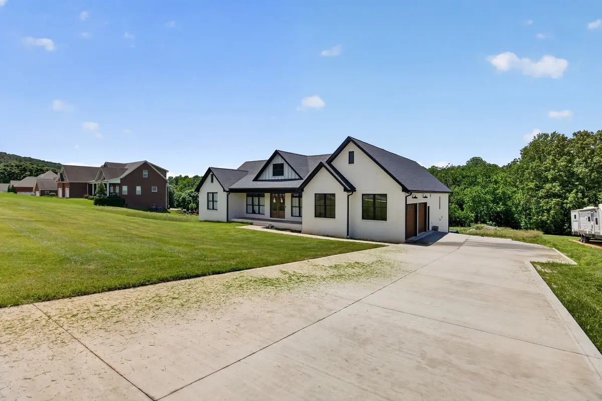 4413 Twin Creeks Dr, Cookeville, TN 38506