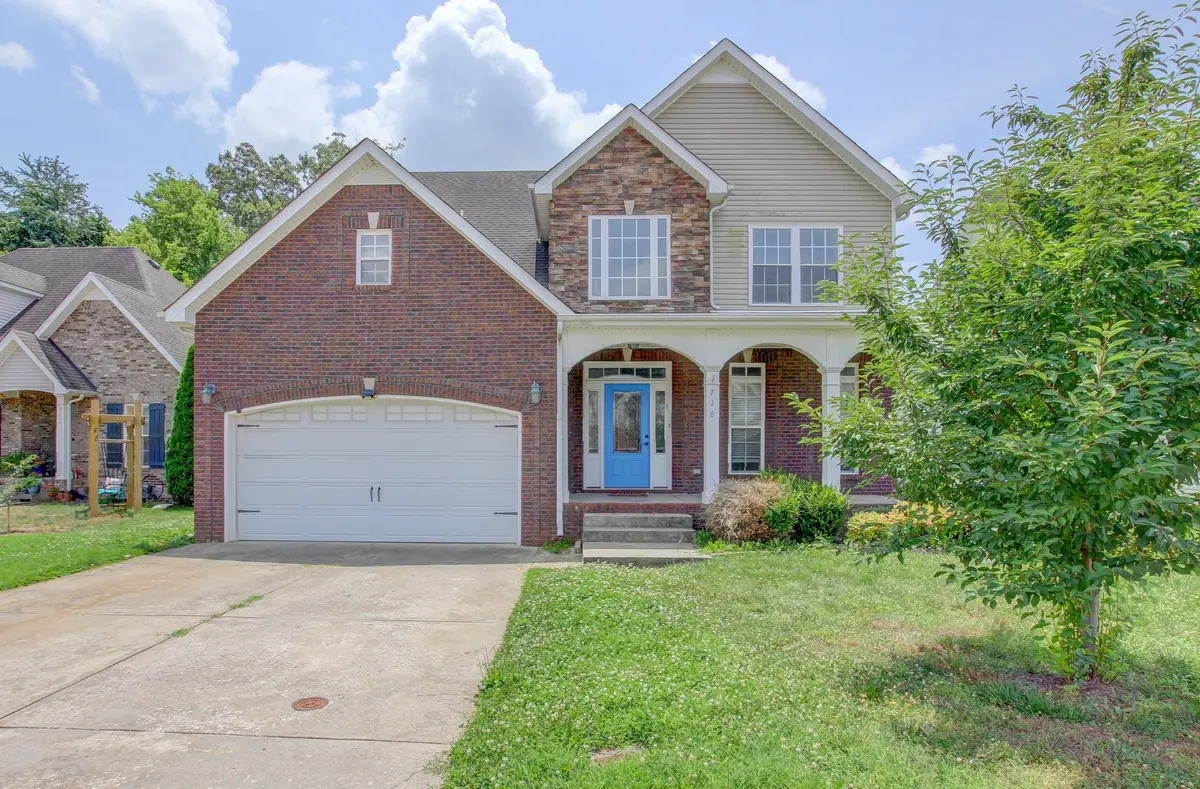 716 Cavalier Dr, Clarksville, TN 37040