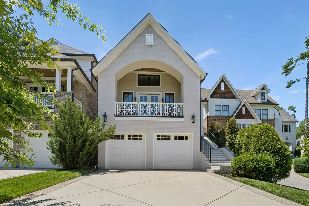 3815A Woodmont Ln, Nashville, TN 37215