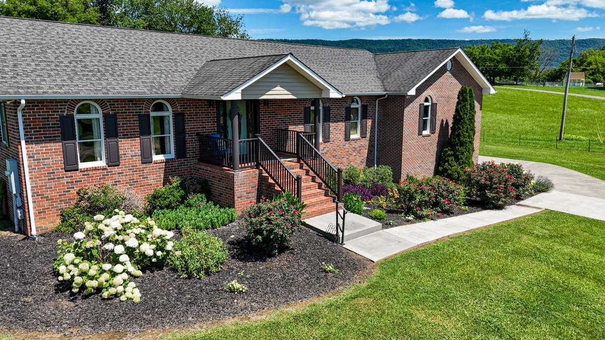 121 County Road 903, Etowah, TN 37331